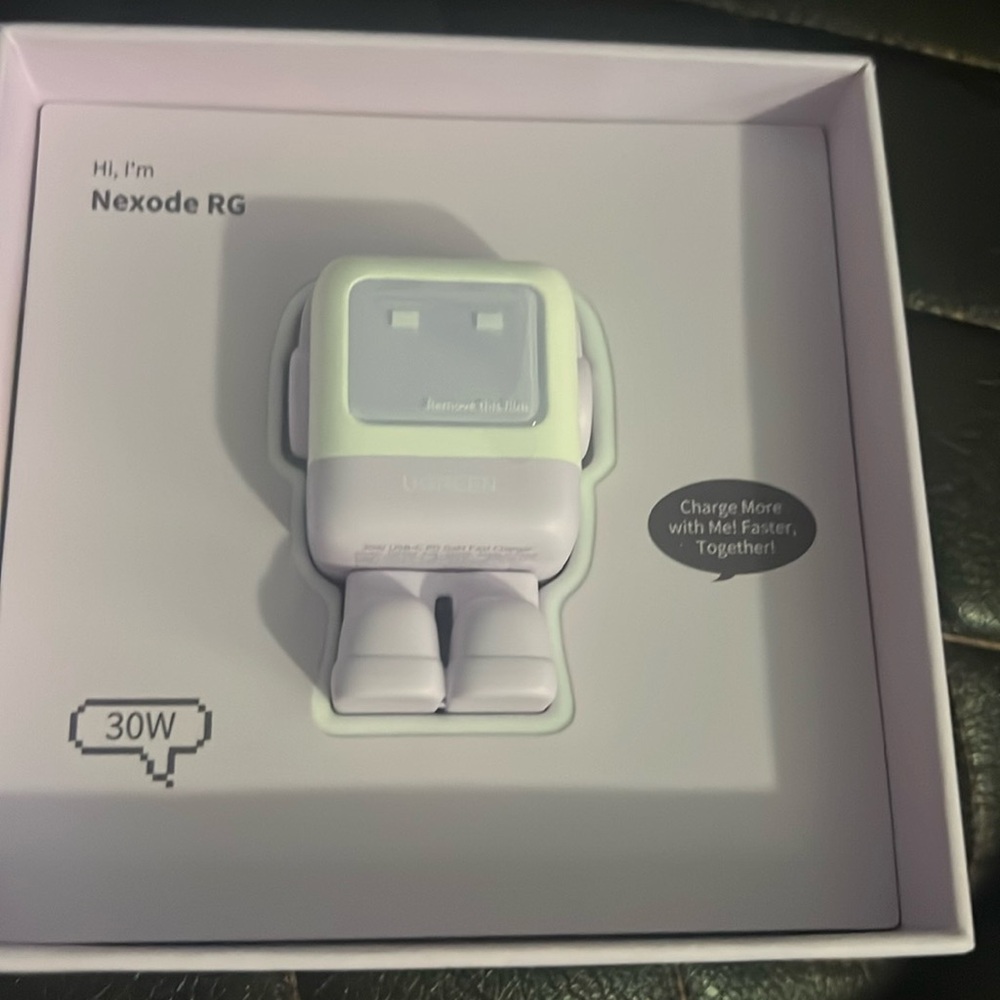 4.7  3,126
UGREEN Uno Charger 30W USB C Charger, Nexode Robot GaN Fast Charger